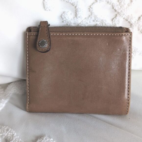 Coach Butter Soft Embossed Bifold/Zip Ladies Wallet- Camel Color - Picture 3 of 16